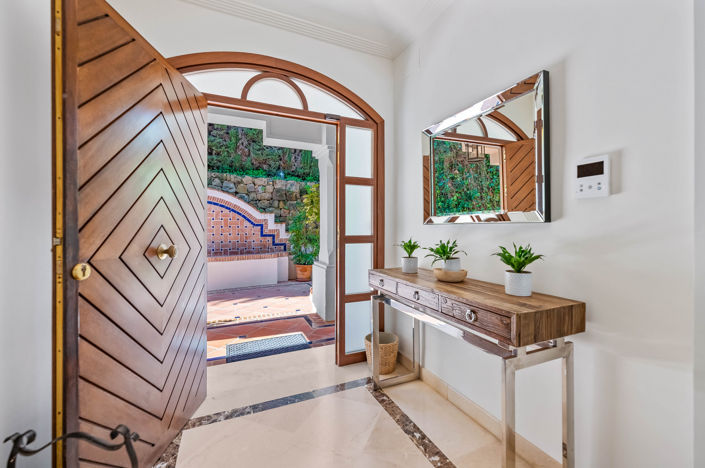 Image No.5-6 Bed Villa for sale