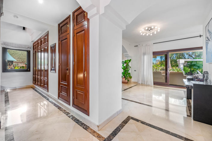 Image No.6-6 Bed Villa for sale