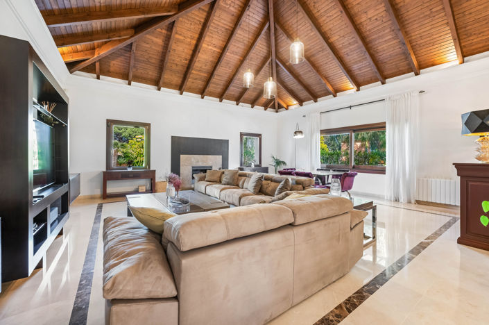 Image No.7-6 Bed Villa for sale