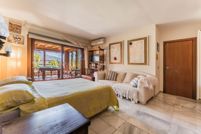 Image No.14-7 Bed Villa for sale