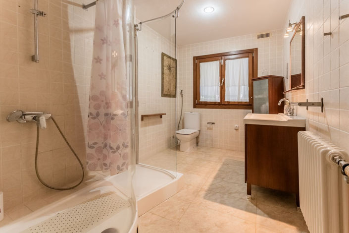 Image No.16-7 Bed Villa for sale