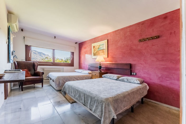 Image No.20-7 Bed Villa for sale