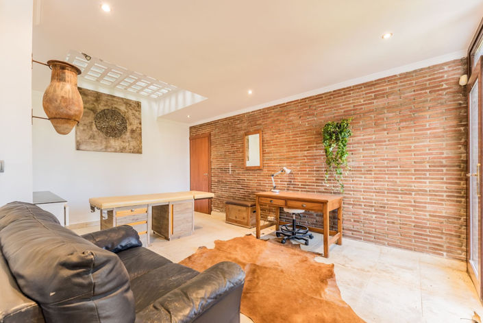 Image No.33-7 Bed Villa for sale