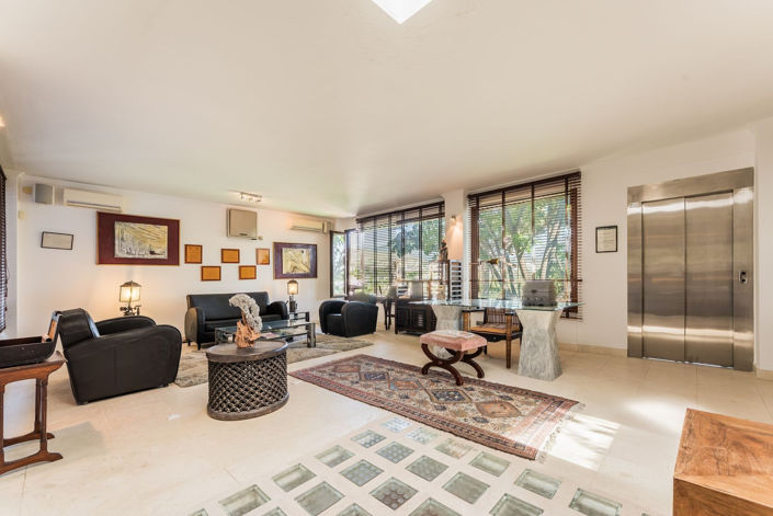 Image No.4-7 Bed Villa for sale