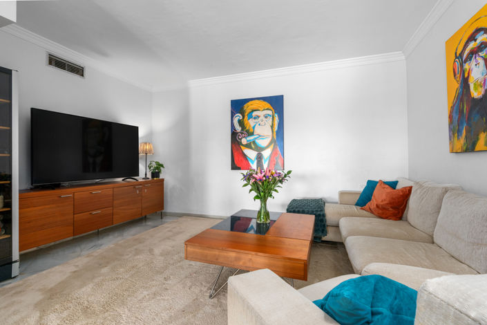 Image No.11-4 Bed Townhouse for sale