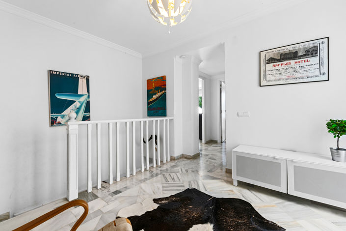 Image No.13-4 Bed Townhouse for sale