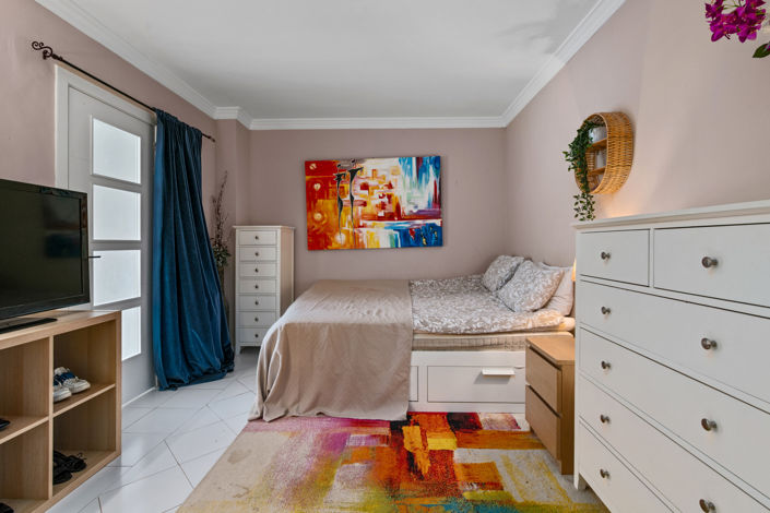 Image No.15-4 Bed Townhouse for sale