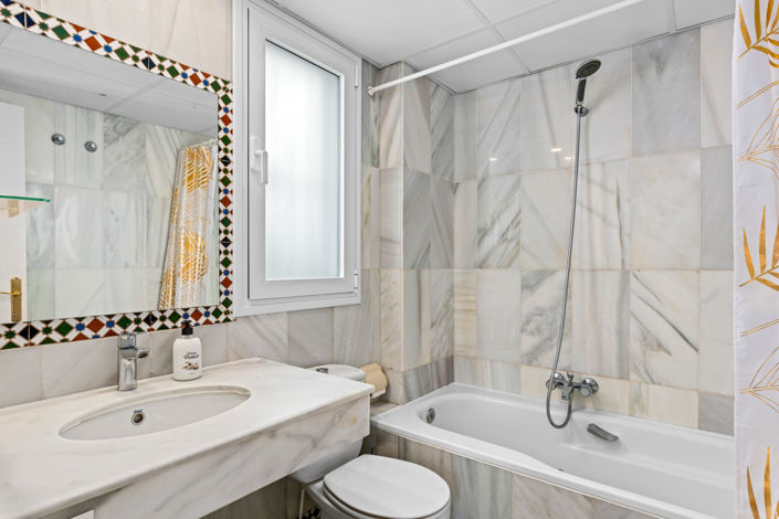 Image No.16-4 Bed Townhouse for sale