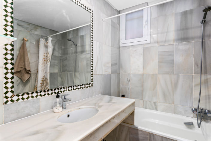 Image No.19-4 Bed Townhouse for sale