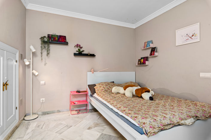 Image No.20-4 Bed Townhouse for sale