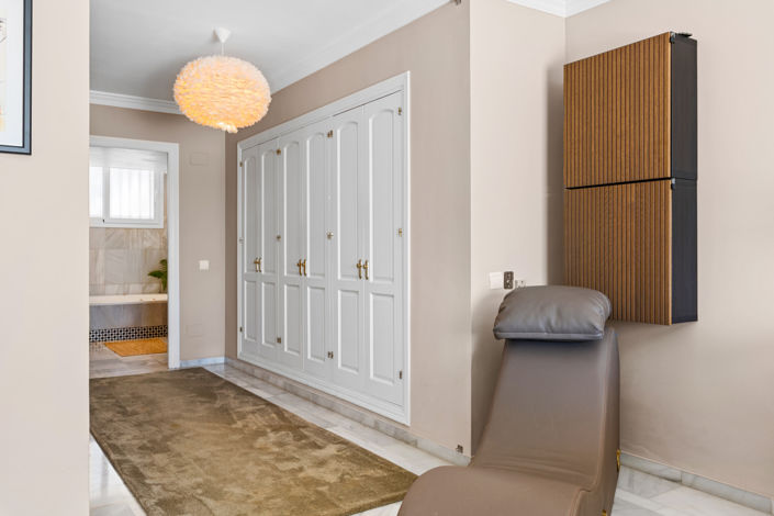 Image No.35-4 Bed Townhouse for sale