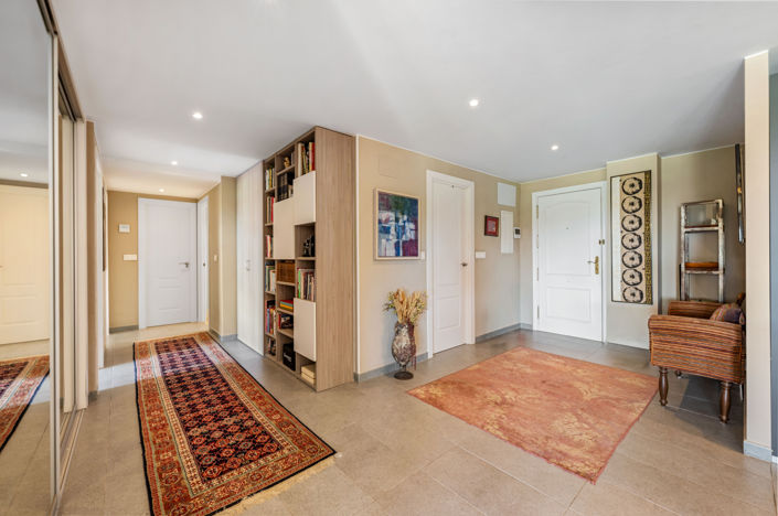 Image No.20-4 Bed Apartment for sale