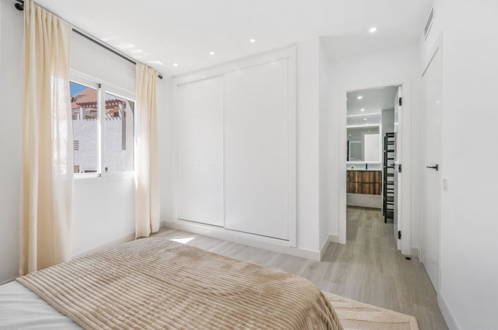 Image No.23-3 Bed Apartment for sale