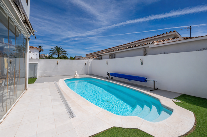 Image No.2-3 Bed Villa for sale