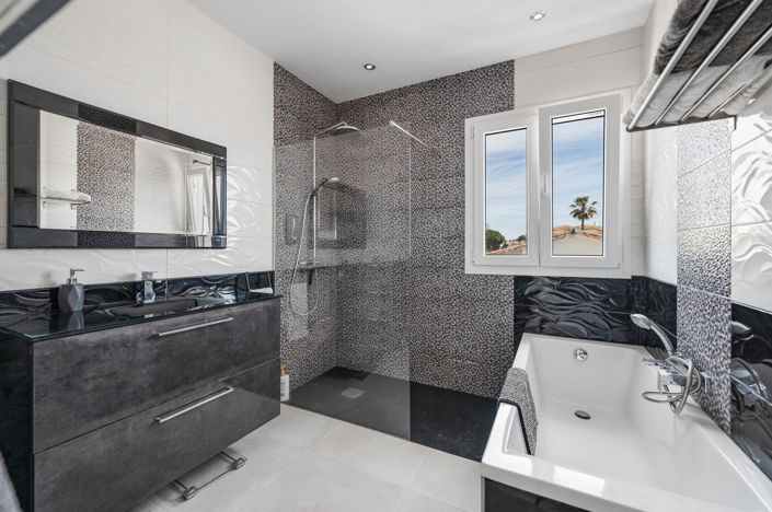 Image No.21-3 Bed Villa for sale