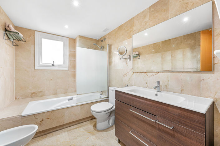 Image No.13-3 Bed Apartment for sale