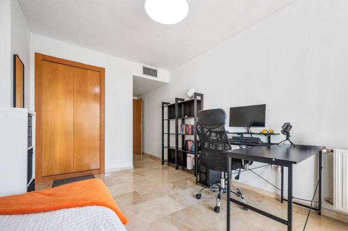 Image No.15-3 Bed Apartment for sale