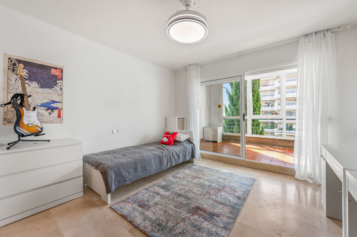 Image No.17-3 Bed Apartment for sale