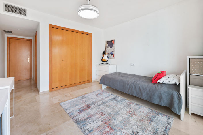 Image No.19-3 Bed Apartment for sale