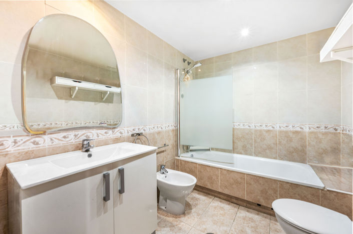 Image No.21-3 Bed Apartment for sale