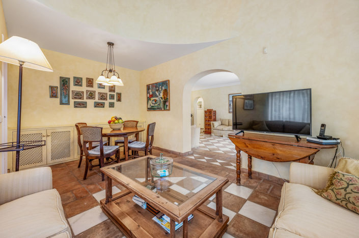 Image No.20-5 Bed Villa for sale