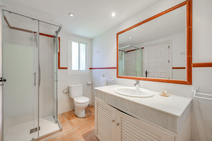 Image No.26-5 Bed Villa for sale