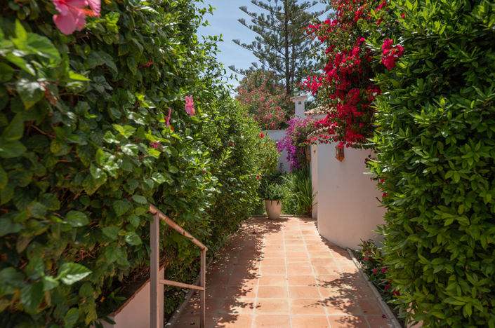 Image No.38-5 Bed Villa for sale