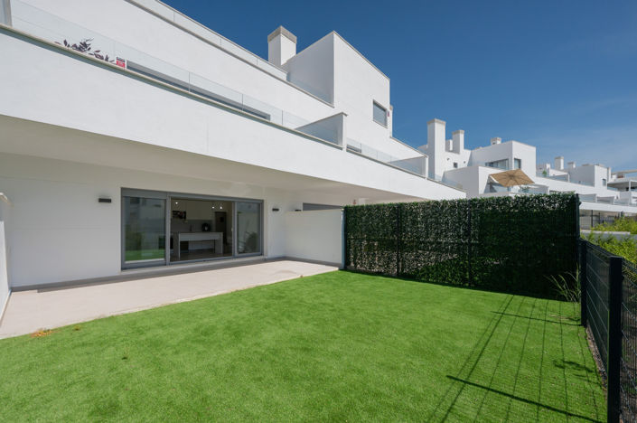 Image No.12-2 Bed Property for sale