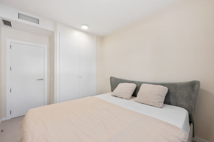 Image No.19-2 Bed Property for sale