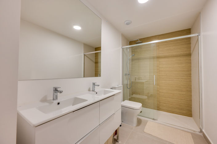 Image No.20-2 Bed Property for sale