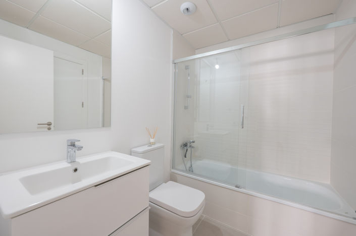 Image No.25-2 Bed Property for sale