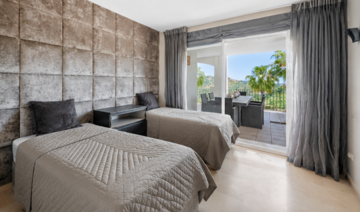 Image No.17-3 Bed Apartment for sale