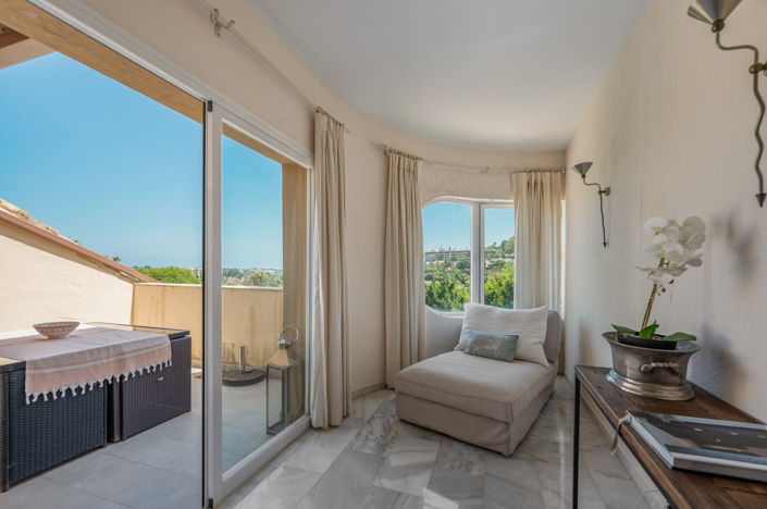 Image No.24-3 Bed Property for sale