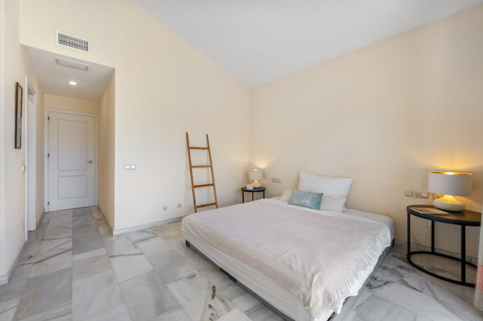 Image No.34-3 Bed Property for sale