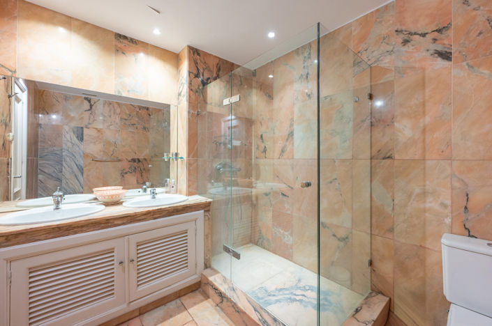 Image No.36-3 Bed Property for sale