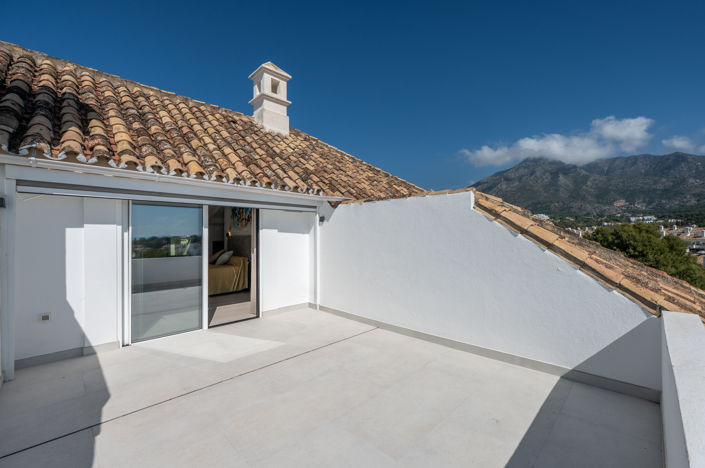 Image No.21-3 Bed Property for sale