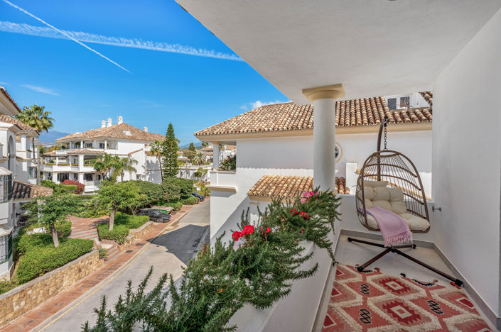 Image No.28-3 Bed Property for sale