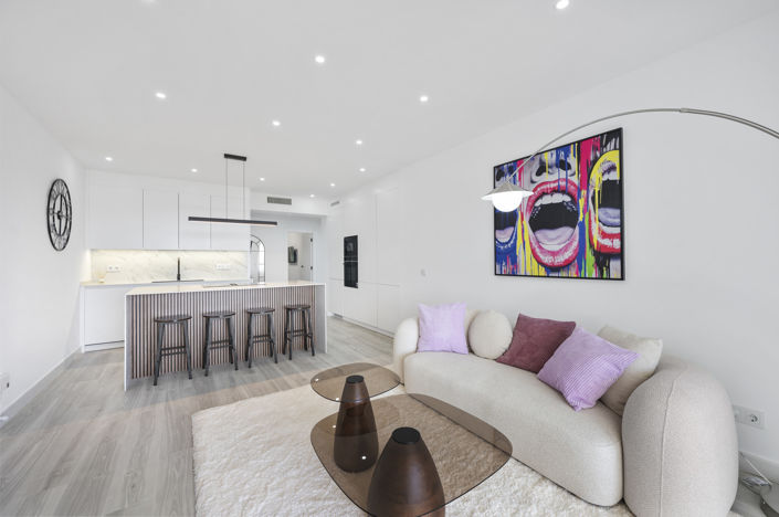 Image No.3-3 Bed Property for sale
