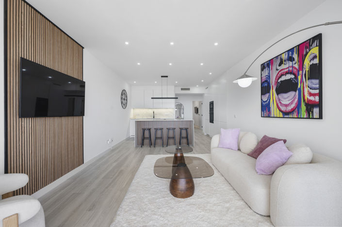 Image No.8-3 Bed Property for sale