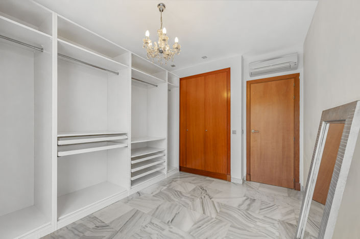 Image No.25-3 Bed House for sale