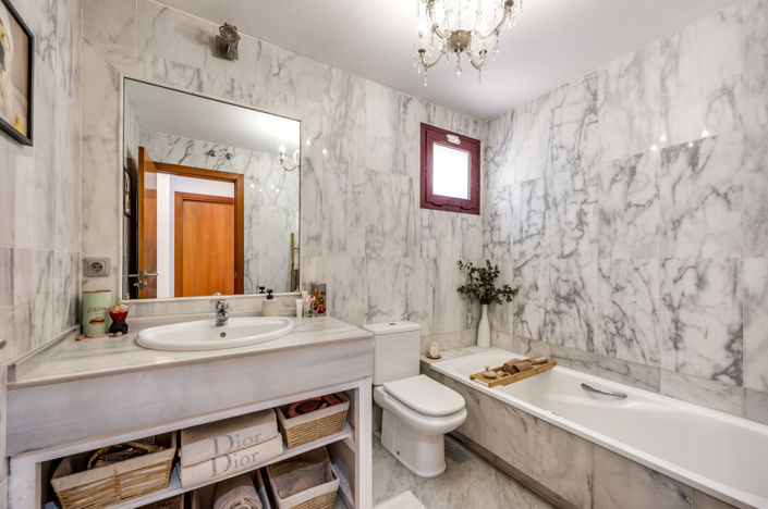 Image No.26-3 Bed House for sale
