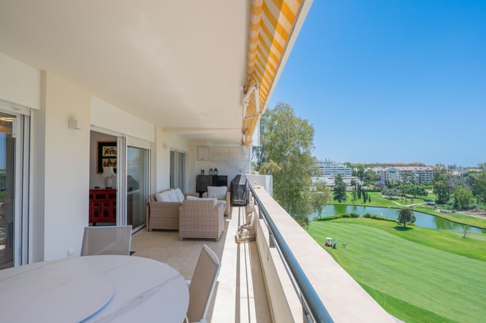 Image No.22-4 Bed Property for sale
