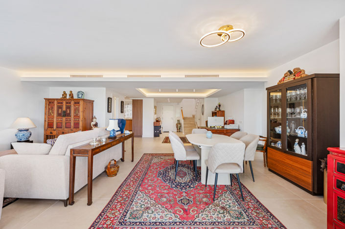 Image No.5-4 Bed Property for sale