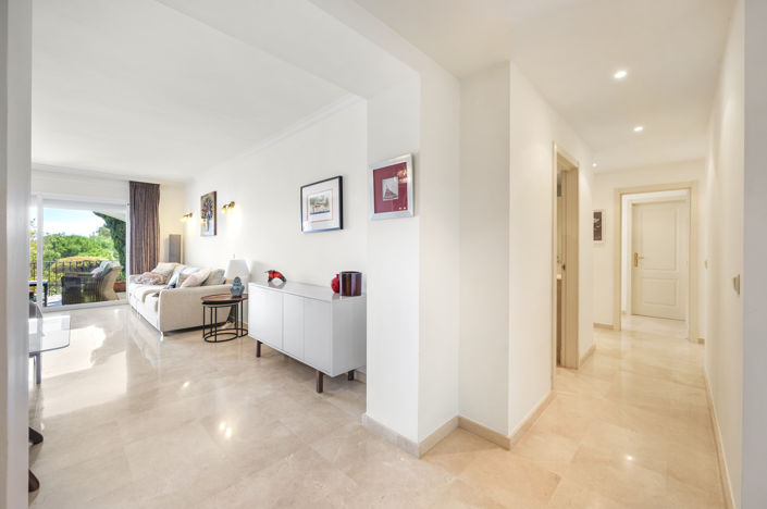 Image No.10-3 Bed Property for sale