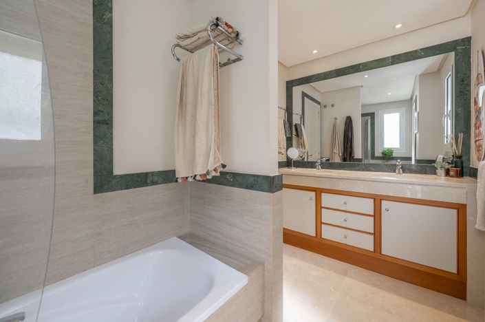 Image No.18-3 Bed Apartment for sale