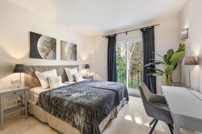 Image No.20-3 Bed Apartment for sale