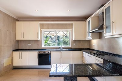 4854-693247-712851930b3075b7180938e680efb254b