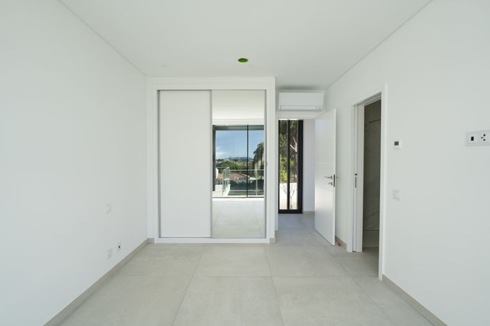 Image No.14-4 Bed Villa for sale