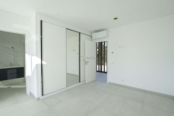 Image No.19-4 Bed Villa for sale