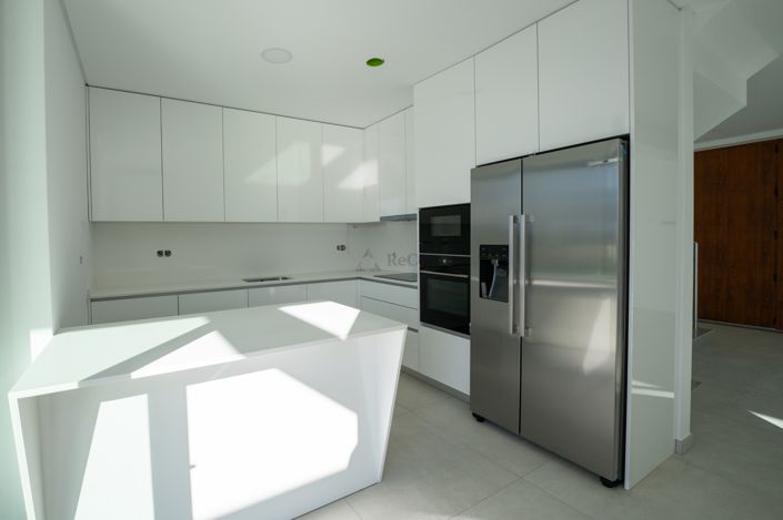 Image No.9-4 Bed Villa for sale